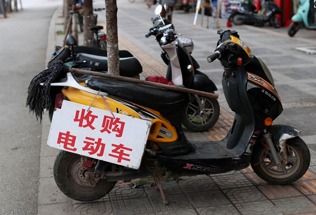 上门换电动车电瓶服务_上门电动电瓶换车电话_电动车上门换电瓶