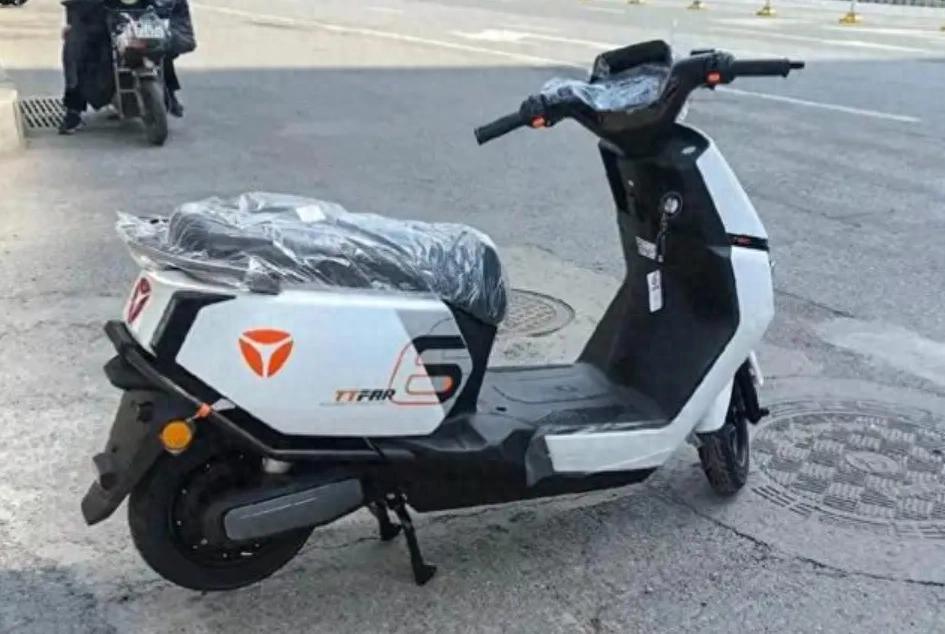 电动车换电池，什么时间更划算？选这2个时间段，电池便宜更耐用