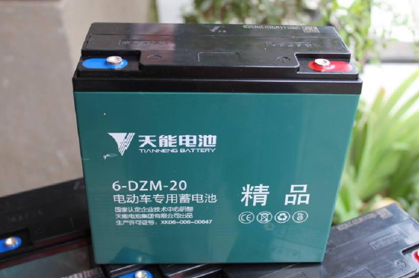 更换电动车电瓶_电动换电瓶要注意什么_电车换电瓶