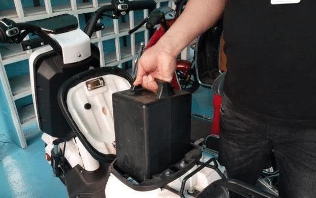 电瓶电池换车能用吗_换电瓶车电池_换电瓶的车