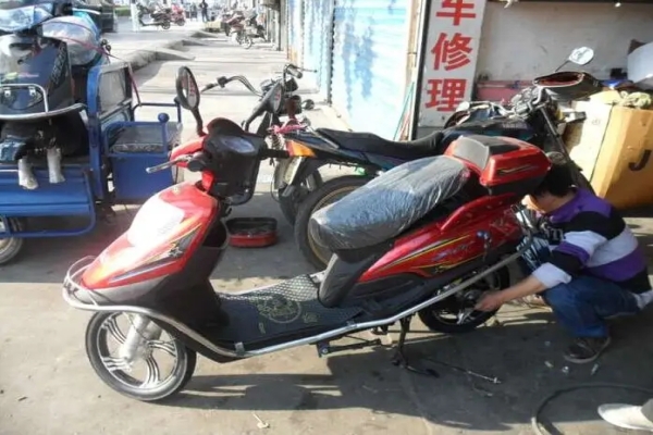 如何排除电动车车把控制失灵的故障？